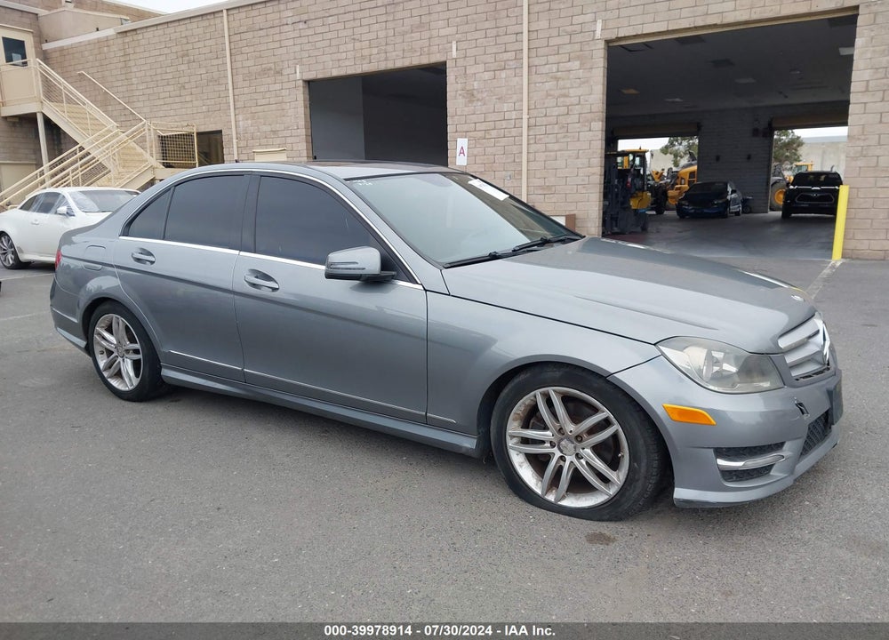 2012 MERCEDES-BENZ C 300 LUXURY 4MATIC/SPORT 4MATIC VIN: WDDGF8BB7CR225547