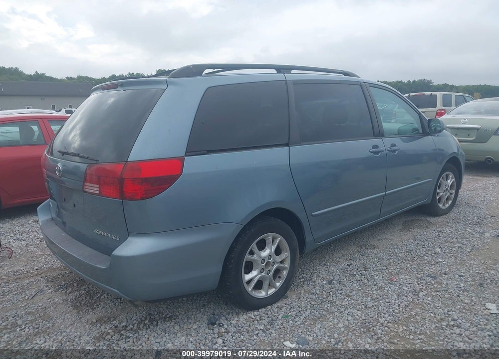 2005 TOYOTA SIENNA XLE VIN: 5TDZA22C05S345704