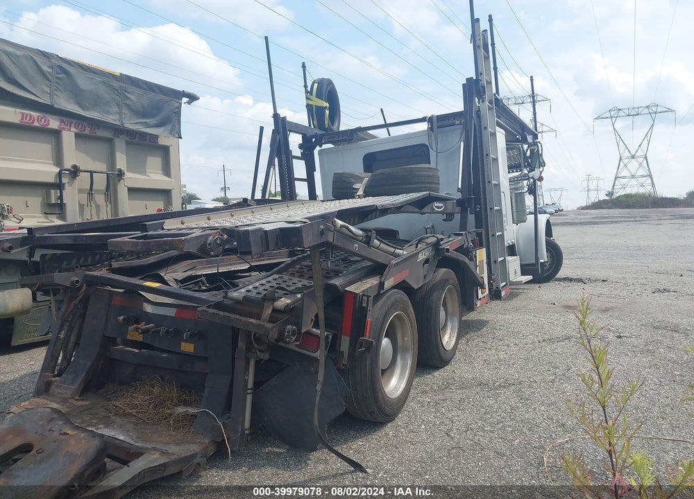 2016 PETERBILT 389 VIN: 1NPXDP9X8GD318181