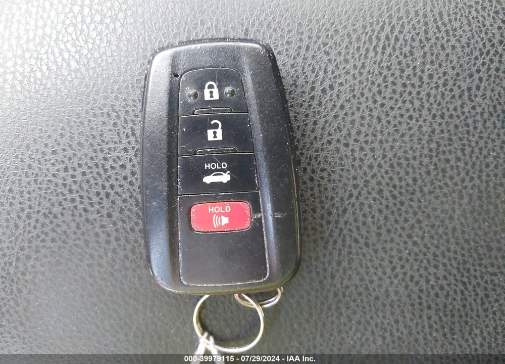 2018 TOYOTA CAMRY LE VIN: JTNB11HK5J3014215