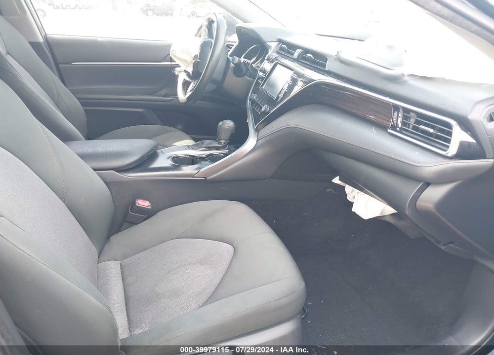 2018 TOYOTA CAMRY LE VIN: JTNB11HK5J3014215