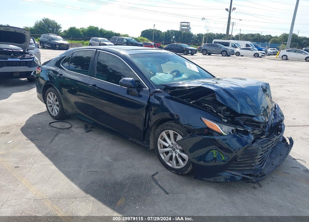 2018 TOYOTA CAMRY LE VIN: JTNB11HK5J3014215