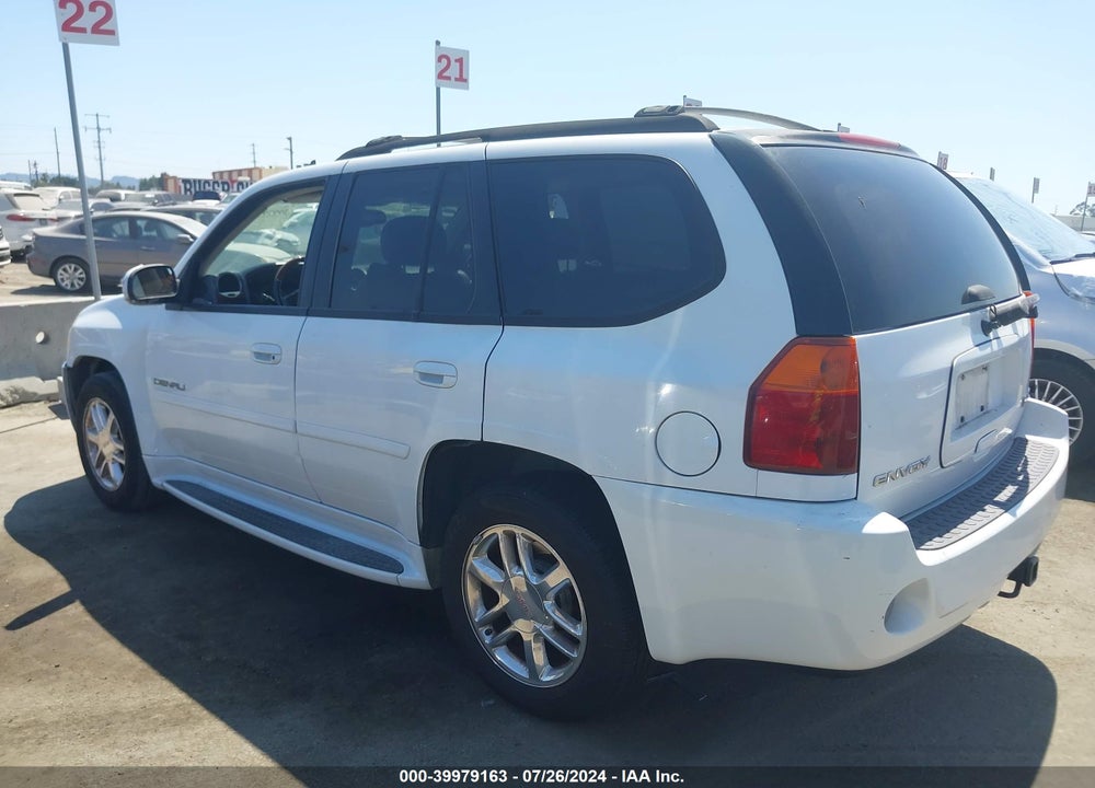 2007 GMC ENVOY DENALI VIN: 1GKES63M172211325