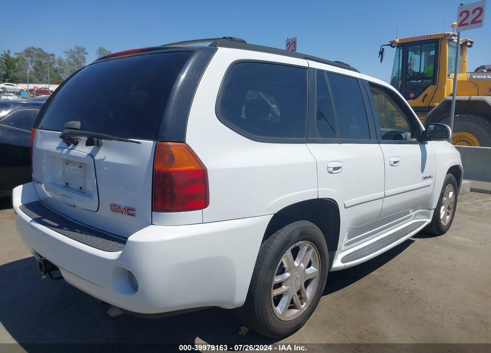 2007 GMC ENVOY DENALI VIN: 1GKES63M172211325