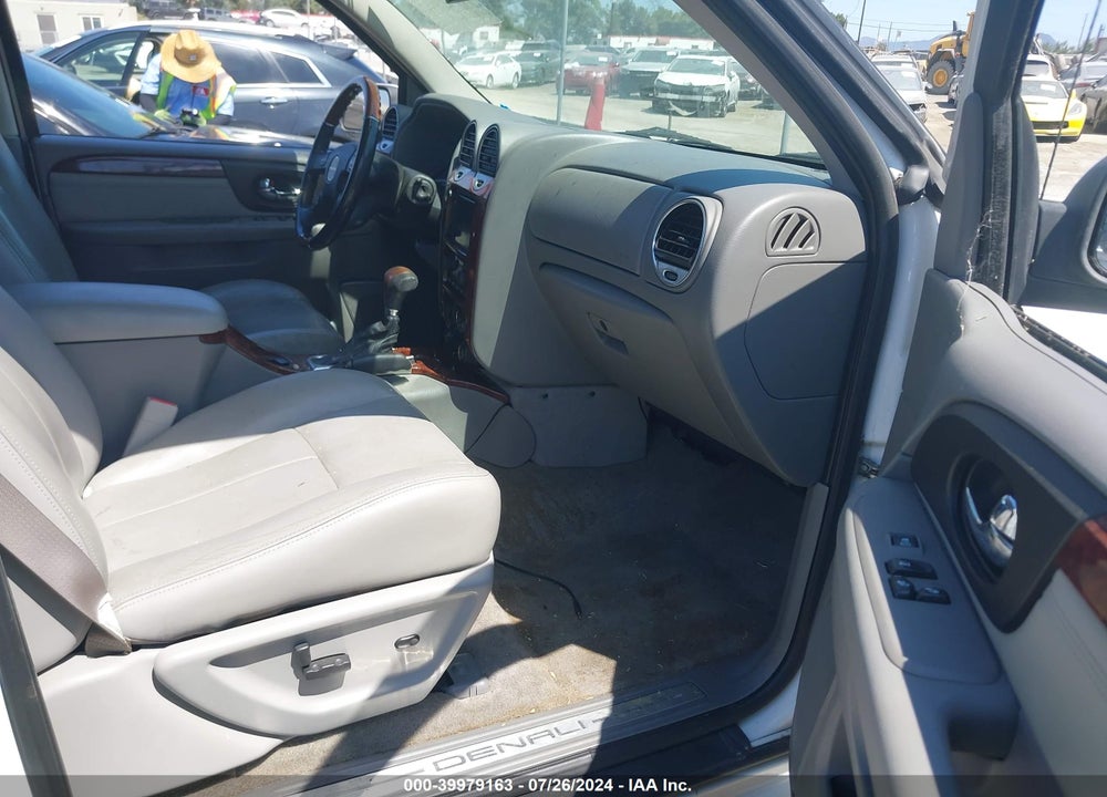 2007 GMC ENVOY DENALI VIN: 1GKES63M172211325