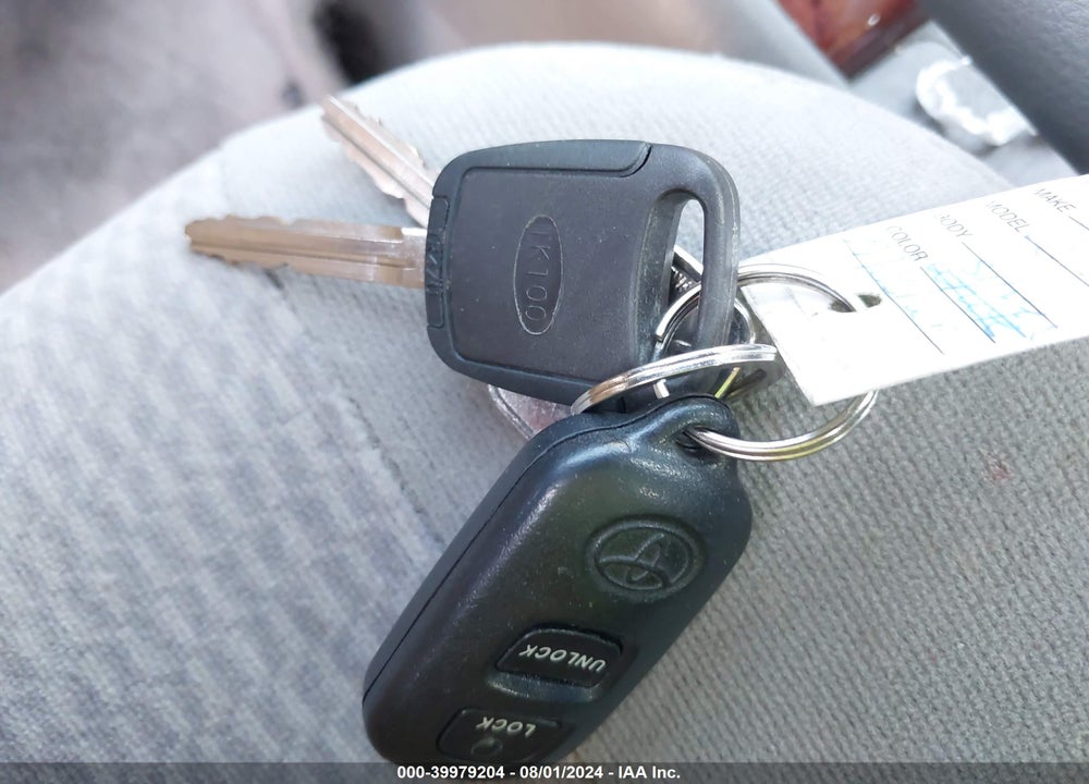 2006 TOYOTA COROLLA LE VIN: JTDBR32E760067860