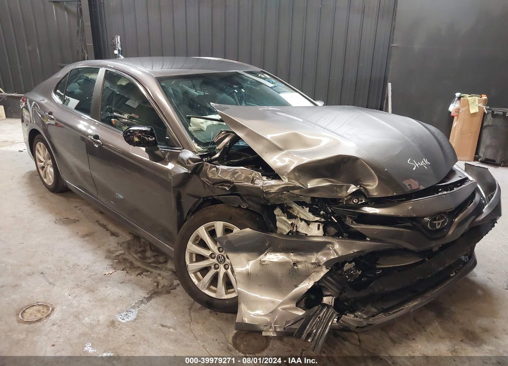 2019 TOYOTA CAMRY LE VIN: 4T1B11HK2KU831850