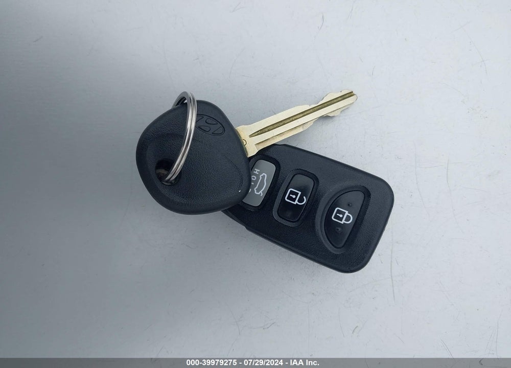 2013 HYUNDAI ELANTRA GLS VIN: 5NPDH4AE1DH426400