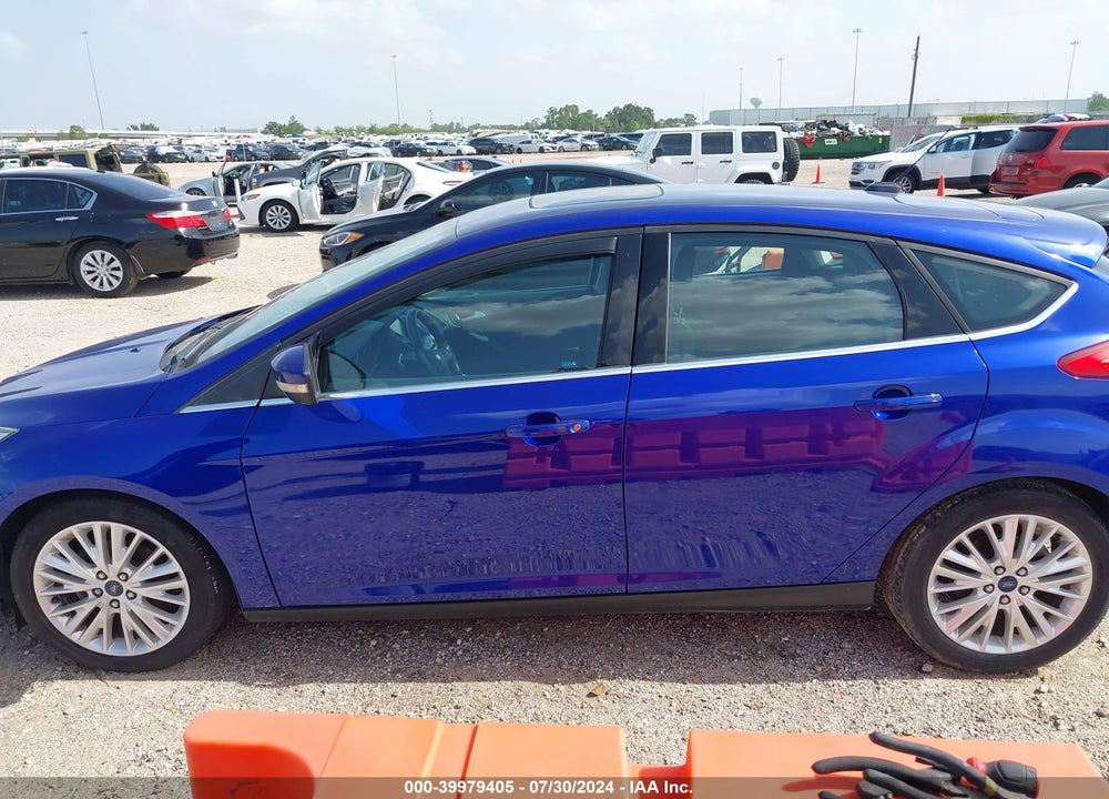 2015 FORD FOCUS TITANIUM VIN: 1FADP3N28FL300178