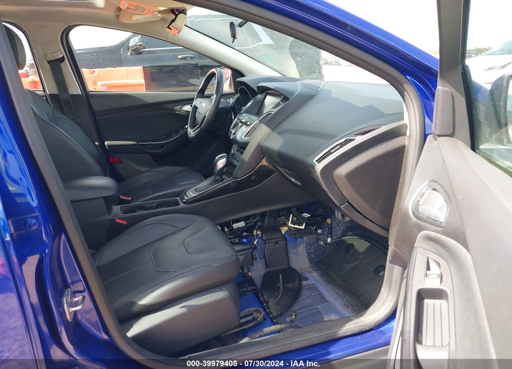 2015 FORD FOCUS TITANIUM VIN: 1FADP3N28FL300178