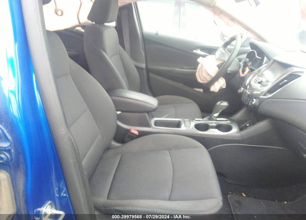 2017 CHEVROLET CRUZE VIN: 1G1BE5SM8H7179293
