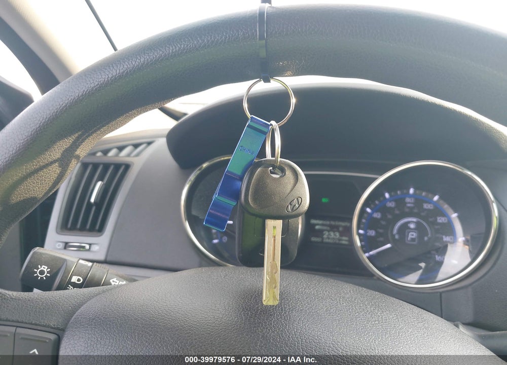 2013 HYUNDAI SONATA GLS VIN: 5NPEB4AC1DH653221