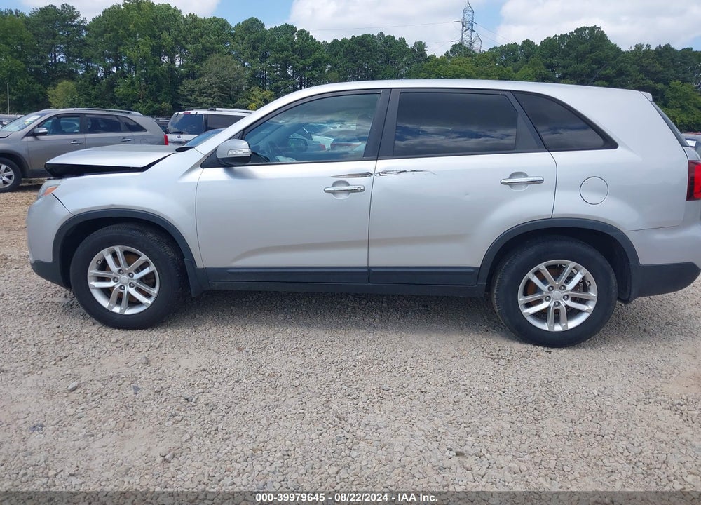 2014 KIA SORENTO LX VIN: 5XYKT3A60EG515571