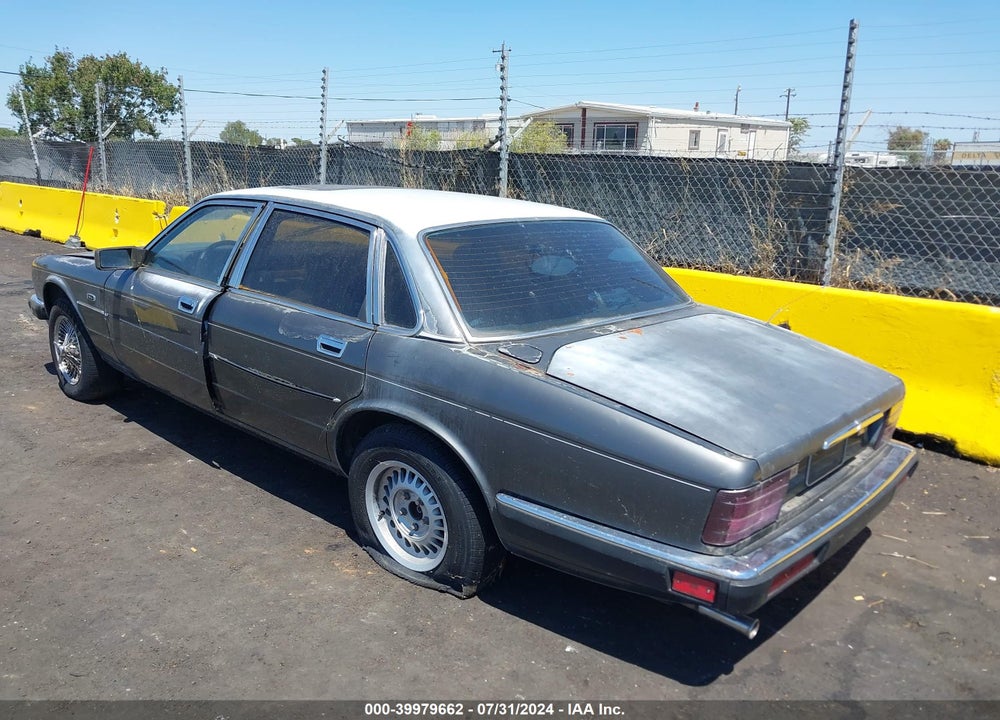 1988 JAGUAR XJ6 VIN: SAJHV1541JC513197