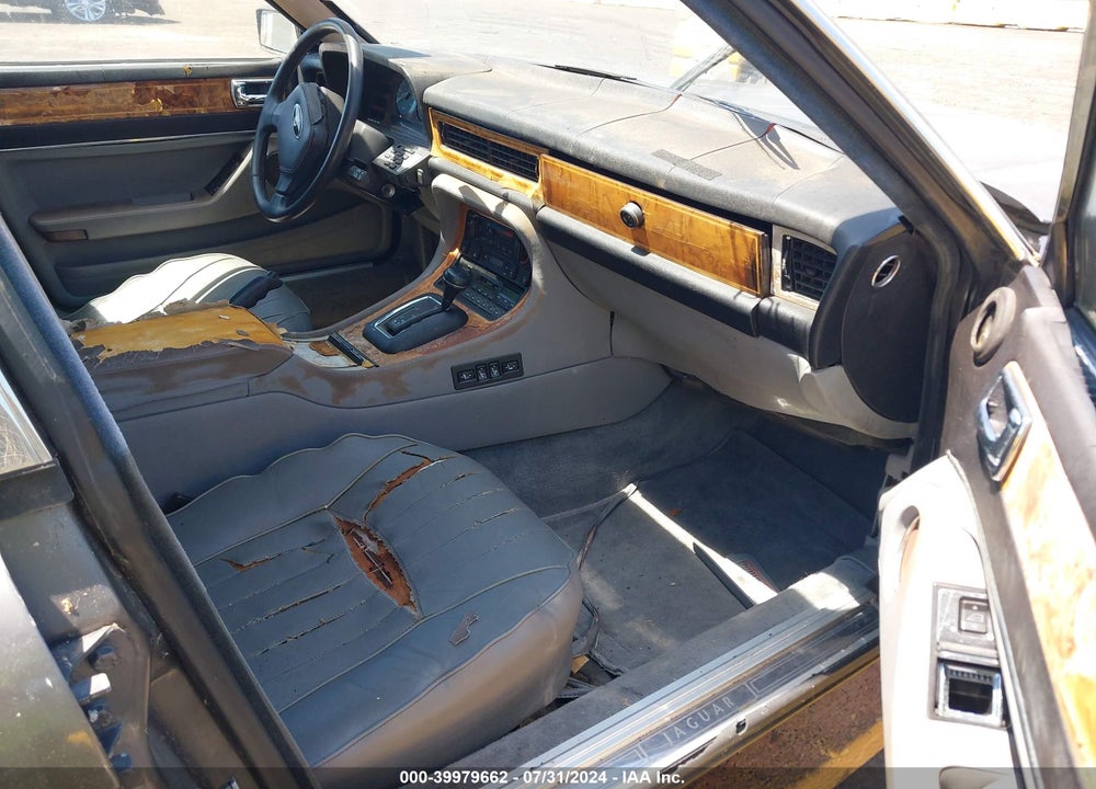1988 JAGUAR XJ6 VIN: SAJHV1541JC513197