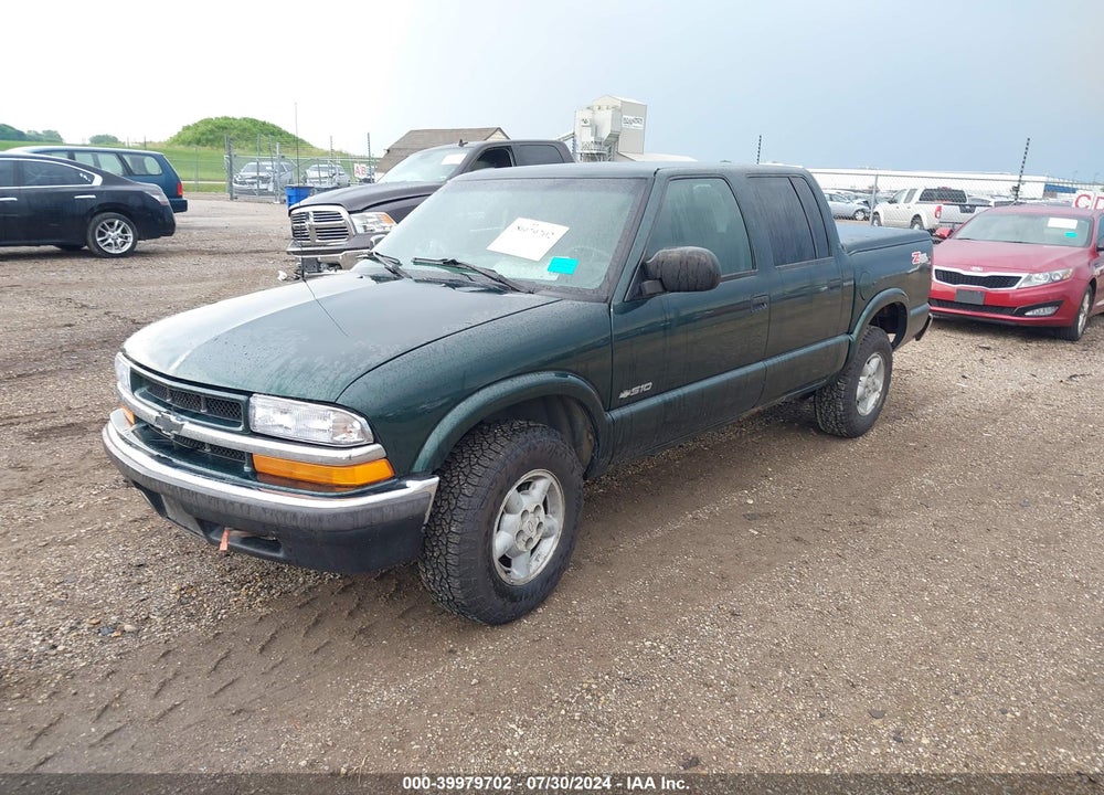2001 CHEVROLET S-10 LS VIN: 1GCDT13W71K228677