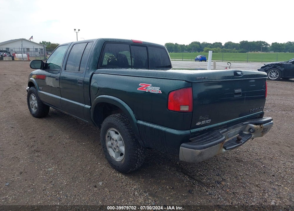 2001 CHEVROLET S-10 LS VIN: 1GCDT13W71K228677