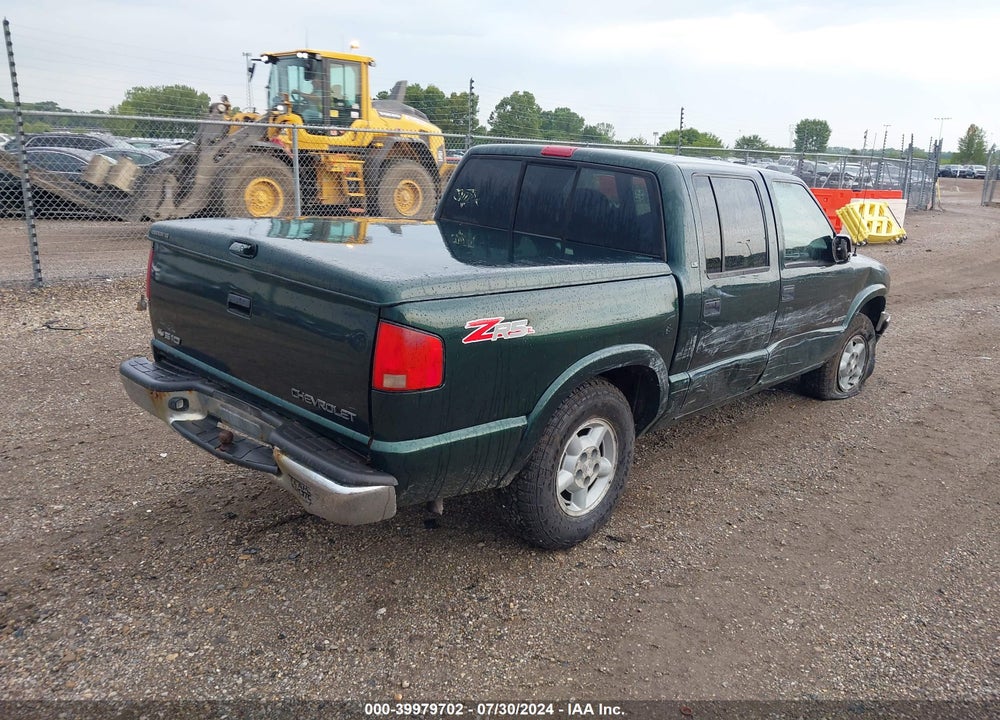2001 CHEVROLET S-10 LS VIN: 1GCDT13W71K228677