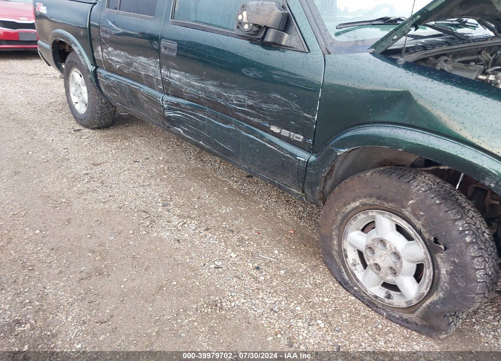 2001 CHEVROLET S-10 LS VIN: 1GCDT13W71K228677