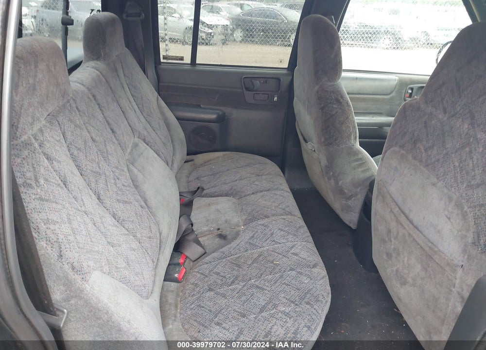 2001 CHEVROLET S-10 LS VIN: 1GCDT13W71K228677