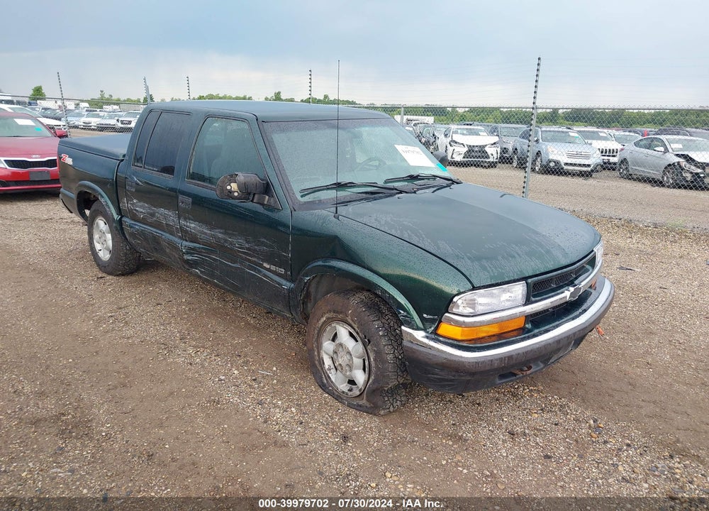 2001 CHEVROLET S-10 LS VIN: 1GCDT13W71K228677
