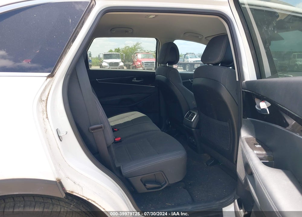 2016 KIA SORENTO 2.4L LX VIN: 5XYPG4A37GG085045
