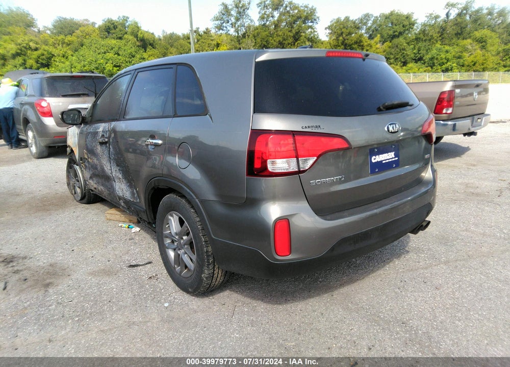 2015 KIA SORENTO LX VIN: 5XYKT3A64FG621619