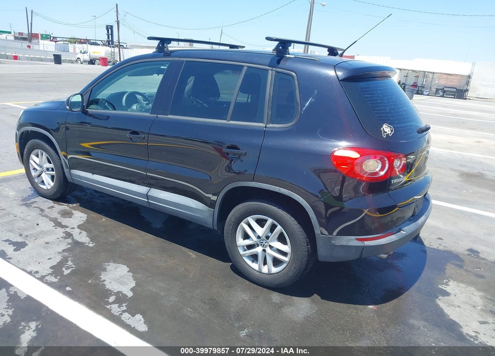 2011 VOLKSWAGEN TIGUAN S VIN: WVGAV7AX8BW001936