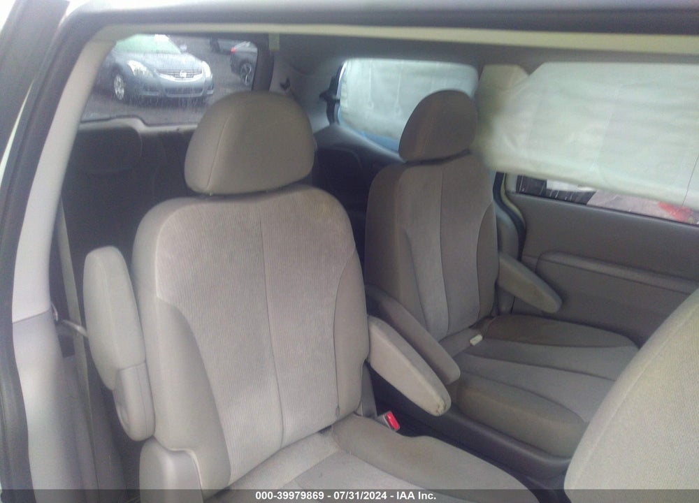 2014 KIA SEDONA LX VIN: KNDMG4C79E6571813