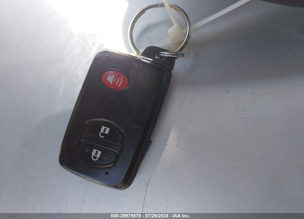 2015 TOYOTA PRIUS TWO VIN: JTDKN3DU2F0465820