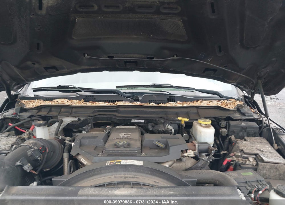 2018 RAM 5500 CHASSIS TRADESMAN/SLT VIN: 3C7WRNAL5JG233801