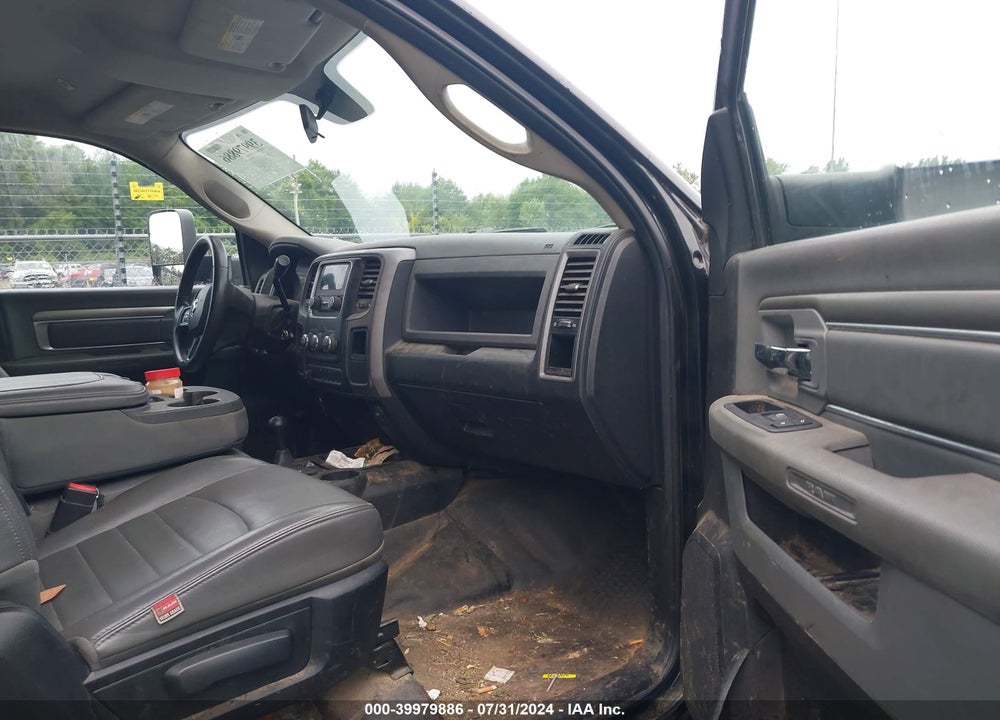 2018 RAM 5500 CHASSIS TRADESMAN/SLT VIN: 3C7WRNAL5JG233801