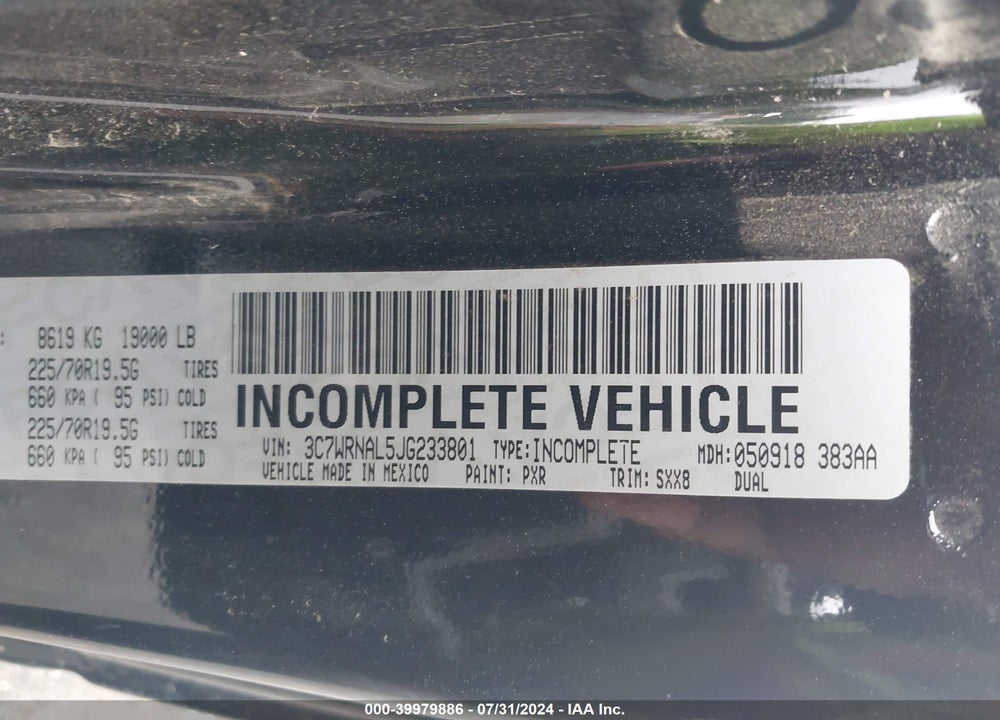 2018 RAM 5500 CHASSIS TRADESMAN/SLT VIN: 3C7WRNAL5JG233801