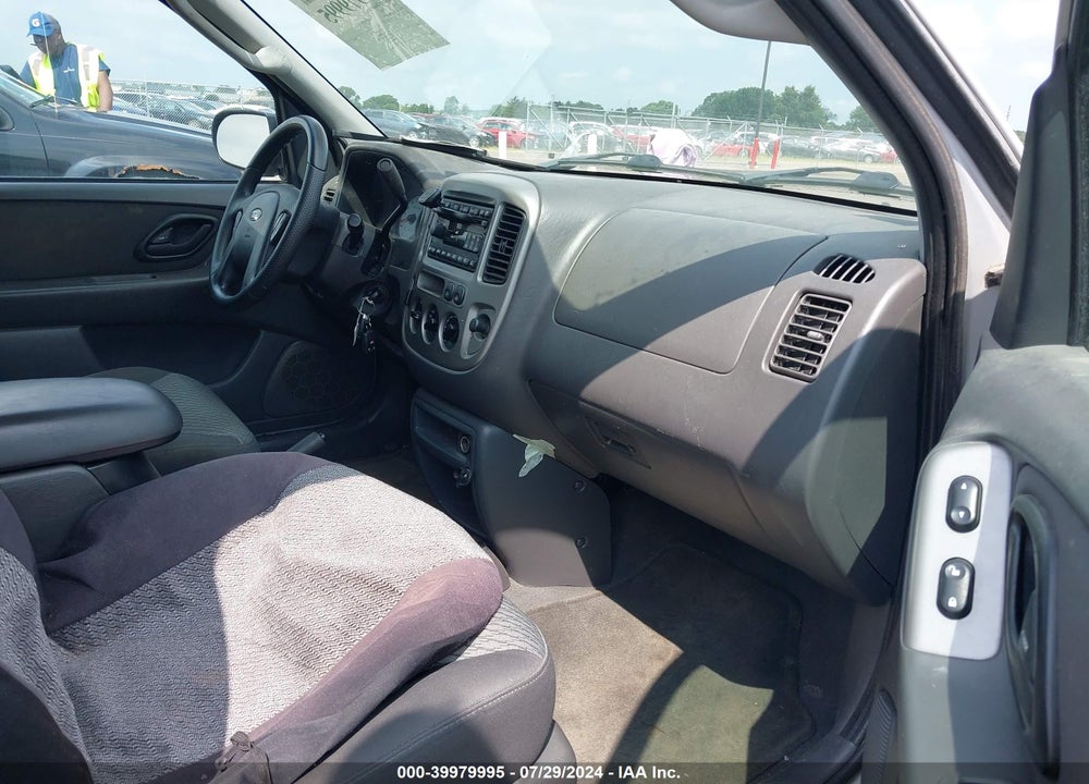 2004 FORD ESCAPE XLT VIN: 1FMYU93174KA62677