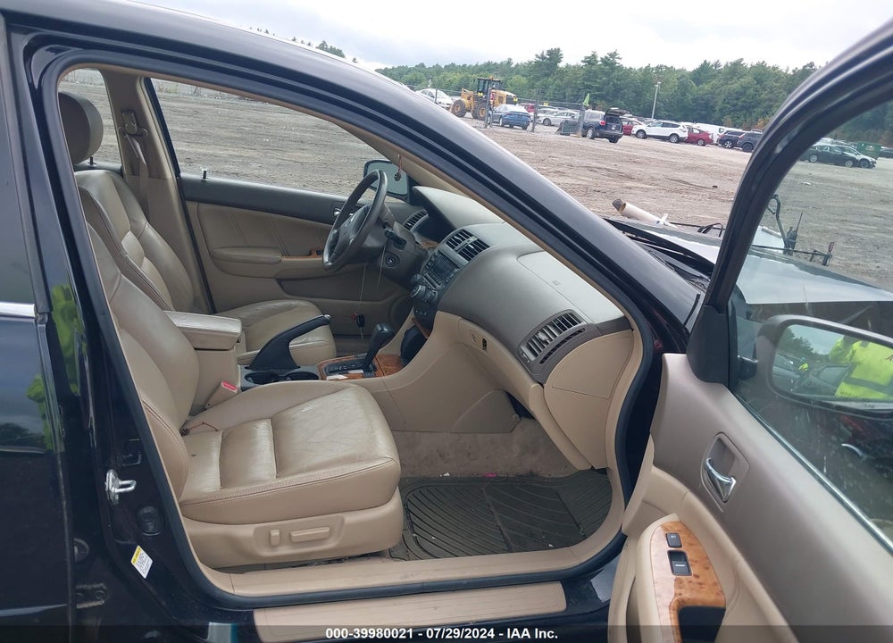 2005 HONDA ACCORD 3.0 EX VIN: 1HGCM66525A018171