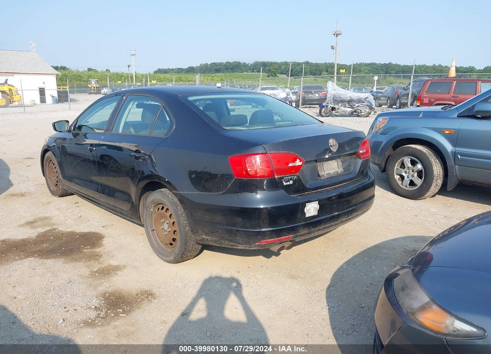 2011 VOLKSWAGEN JETTA 2.0L S VIN: 3VW2K7AJ3BM019478
