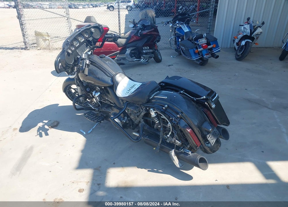 2017 HARLEY-DAVIDSON FLHXSE CVO STREET GLIDE VIN: 1HD1PXF30HB960900