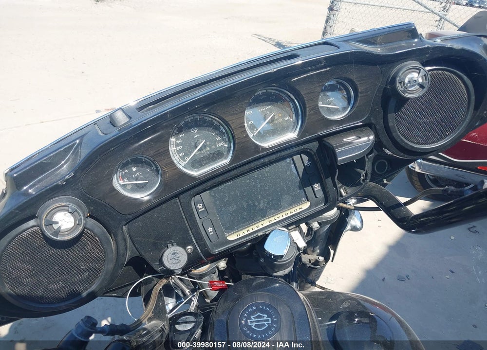 2017 HARLEY-DAVIDSON FLHXSE CVO STREET GLIDE VIN: 1HD1PXF30HB960900
