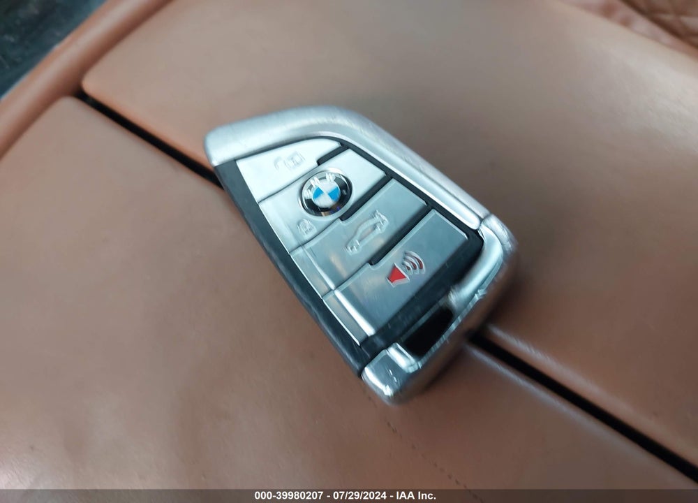 2019 BMW 750I XDRIVE VIN: WBA7F2C5XKB240421