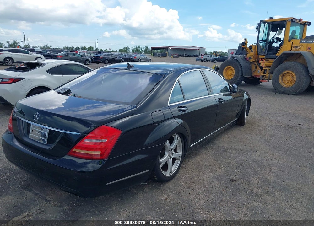 2013 MERCEDES-BENZ S 550 VIN: WDDNG7DB3DA526585