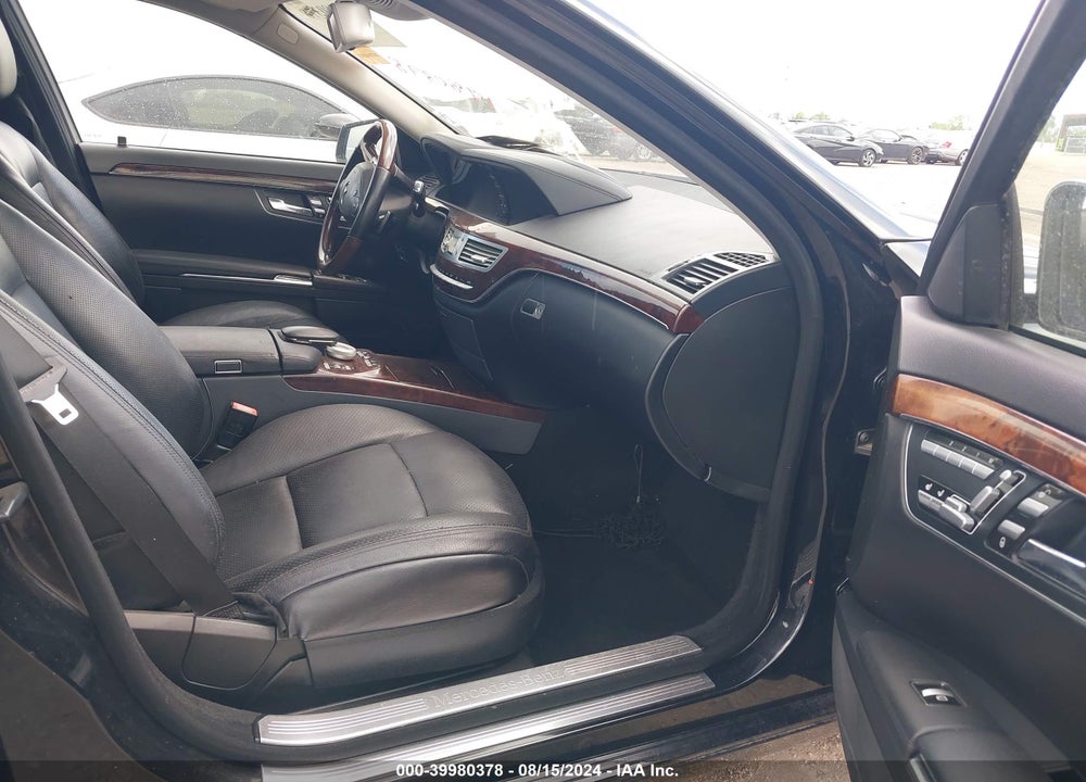 2013 MERCEDES-BENZ S 550 VIN: WDDNG7DB3DA526585
