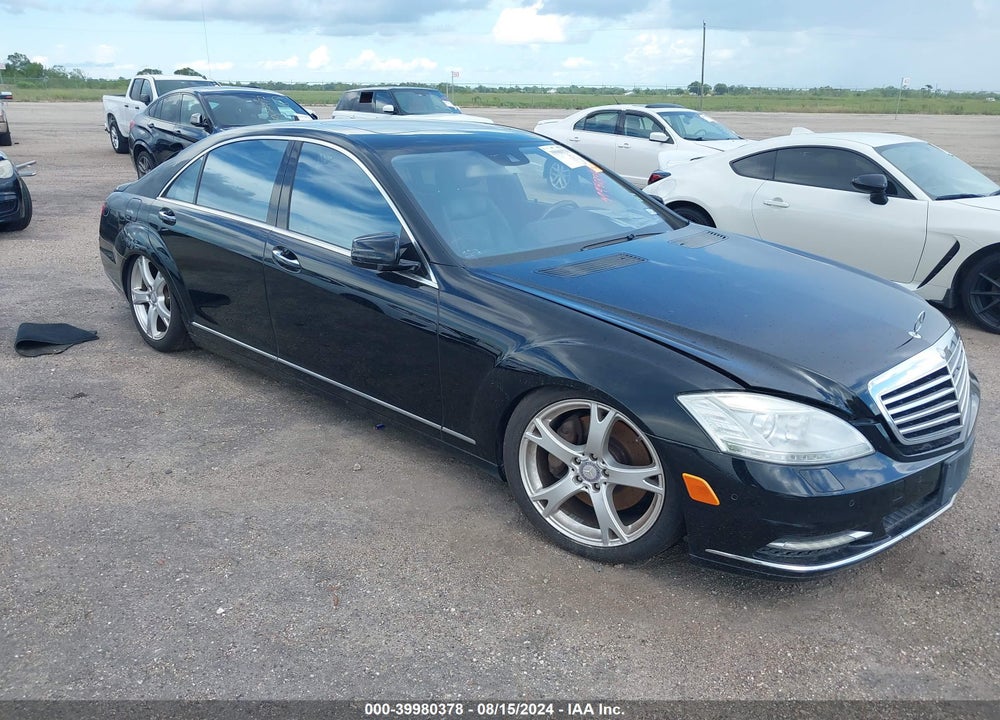 2013 MERCEDES-BENZ S 550 VIN: WDDNG7DB3DA526585