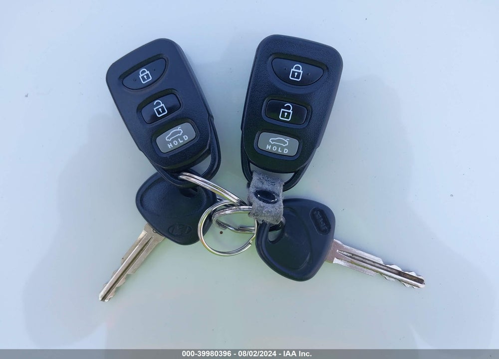 2014 HYUNDAI ELANTRA SE VIN: 5NPDH4AE6EH505806