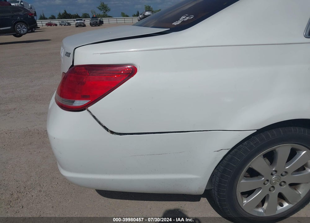 2005 TOYOTA AVALON XLS VIN: 4T1BK36B55U032564