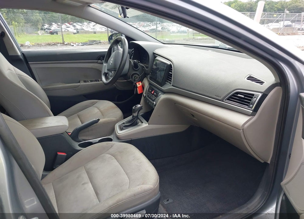 2017 HYUNDAI ELANTRA VIN: 5NPD74LF1HH193472