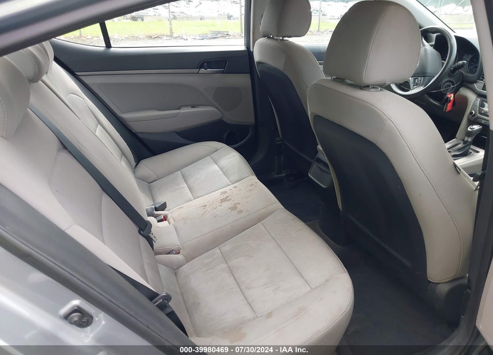 2017 HYUNDAI ELANTRA VIN: 5NPD74LF1HH193472