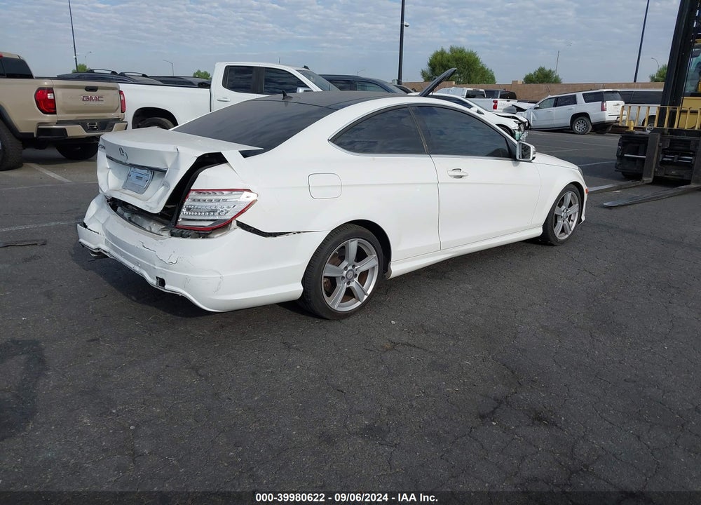2014 MERCEDES-BENZ C 250 VIN: WDDGJ4HB2EG189411