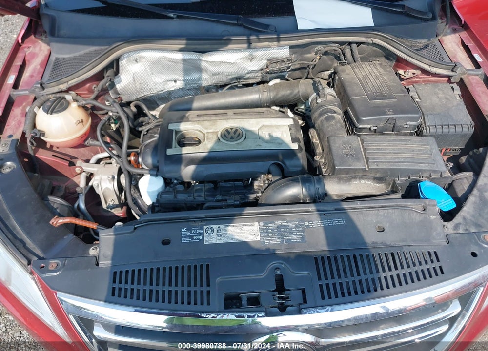 2011 VOLKSWAGEN TIGUAN SE VIN: WVGBV7AX1BW000938