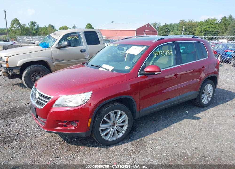 2011 VOLKSWAGEN TIGUAN SE VIN: WVGBV7AX1BW000938