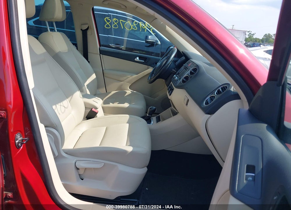 2011 VOLKSWAGEN TIGUAN SE VIN: WVGBV7AX1BW000938